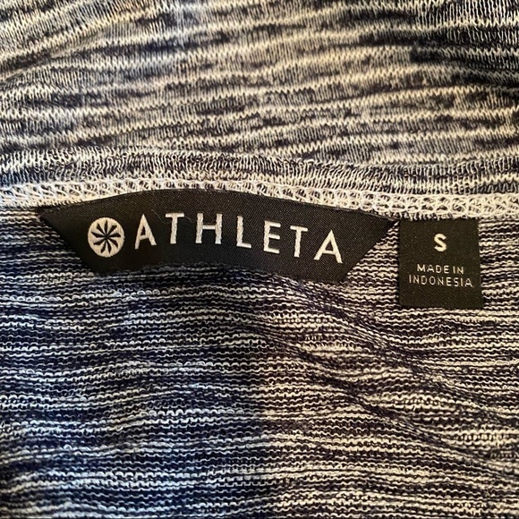 Athleta Striped Breezy Long Sleeve Top Size Small Open Back Cutout Pullover Gray - Picture 5 of 9